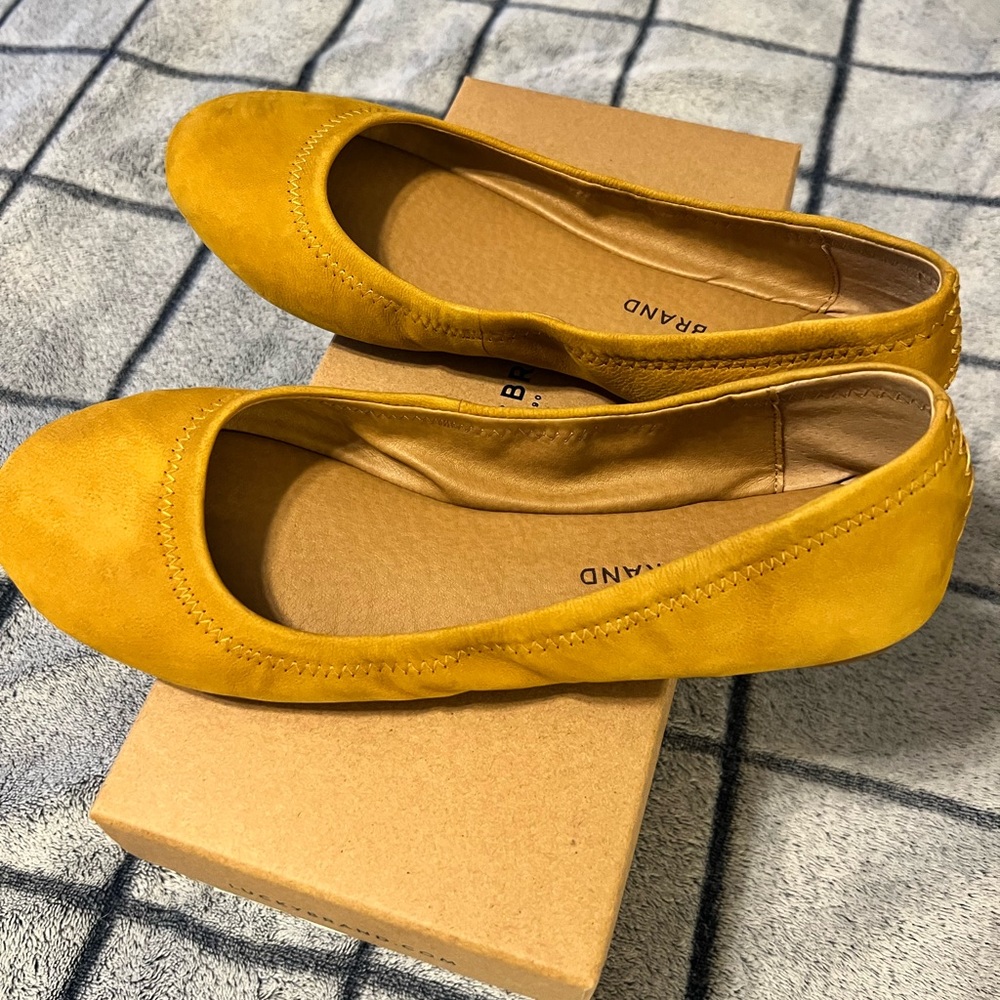 Lucky brand yellow slides